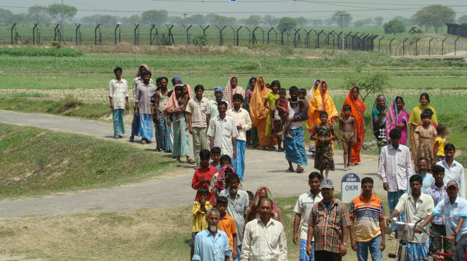 How is the world tackling the issue of illegal migrants?